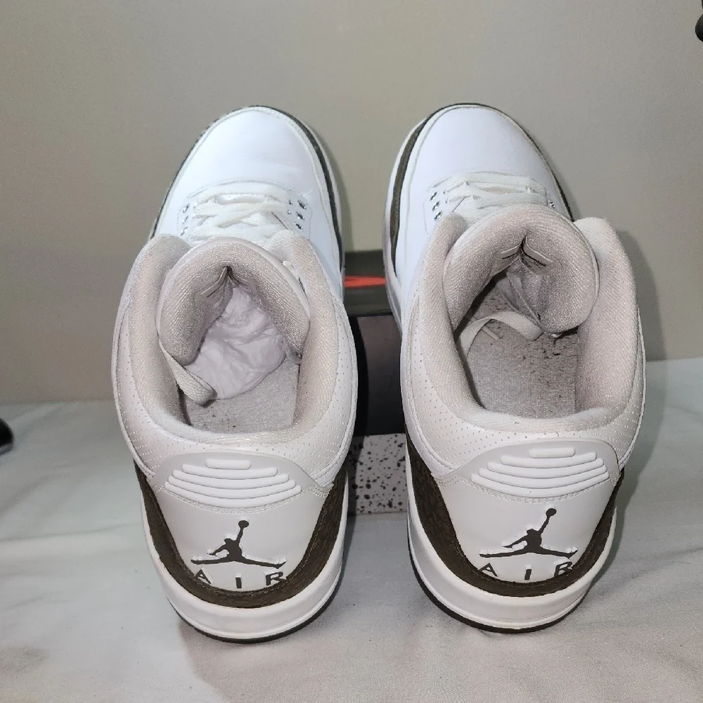 Jordan Retro Sneakers White with Black and Brown Details